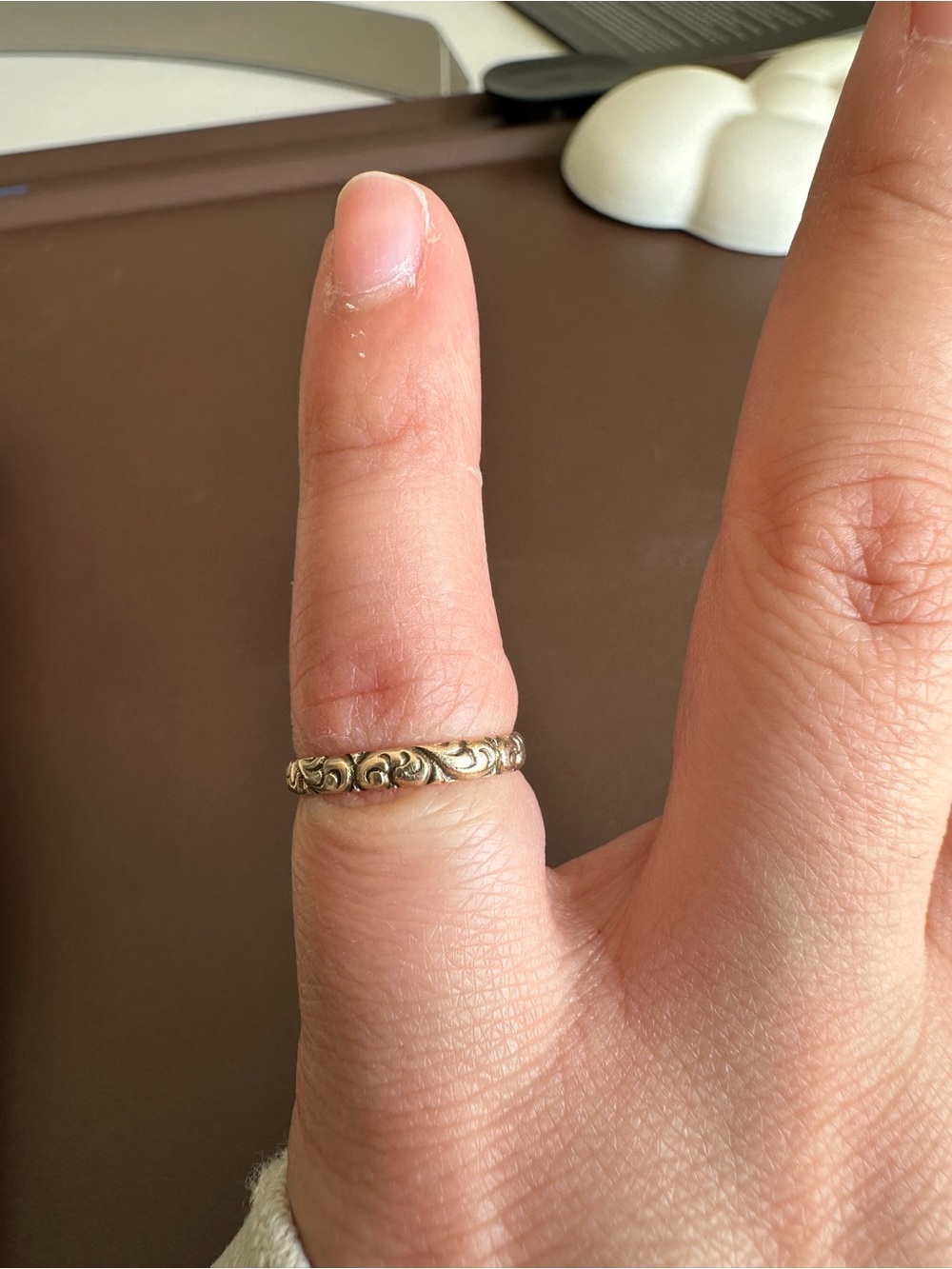 Antique 14k Gold Carved Scrollwork Ring - Picture 3 of 6